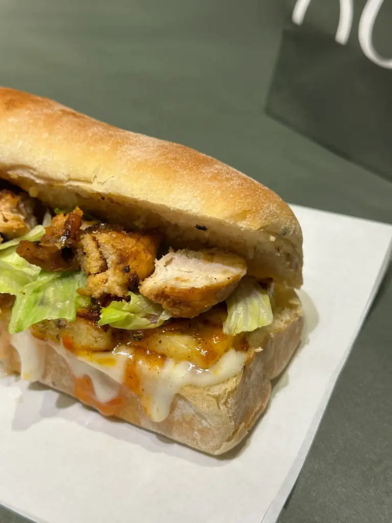 ساندوتش الدجاج الأصلي بالحلوم